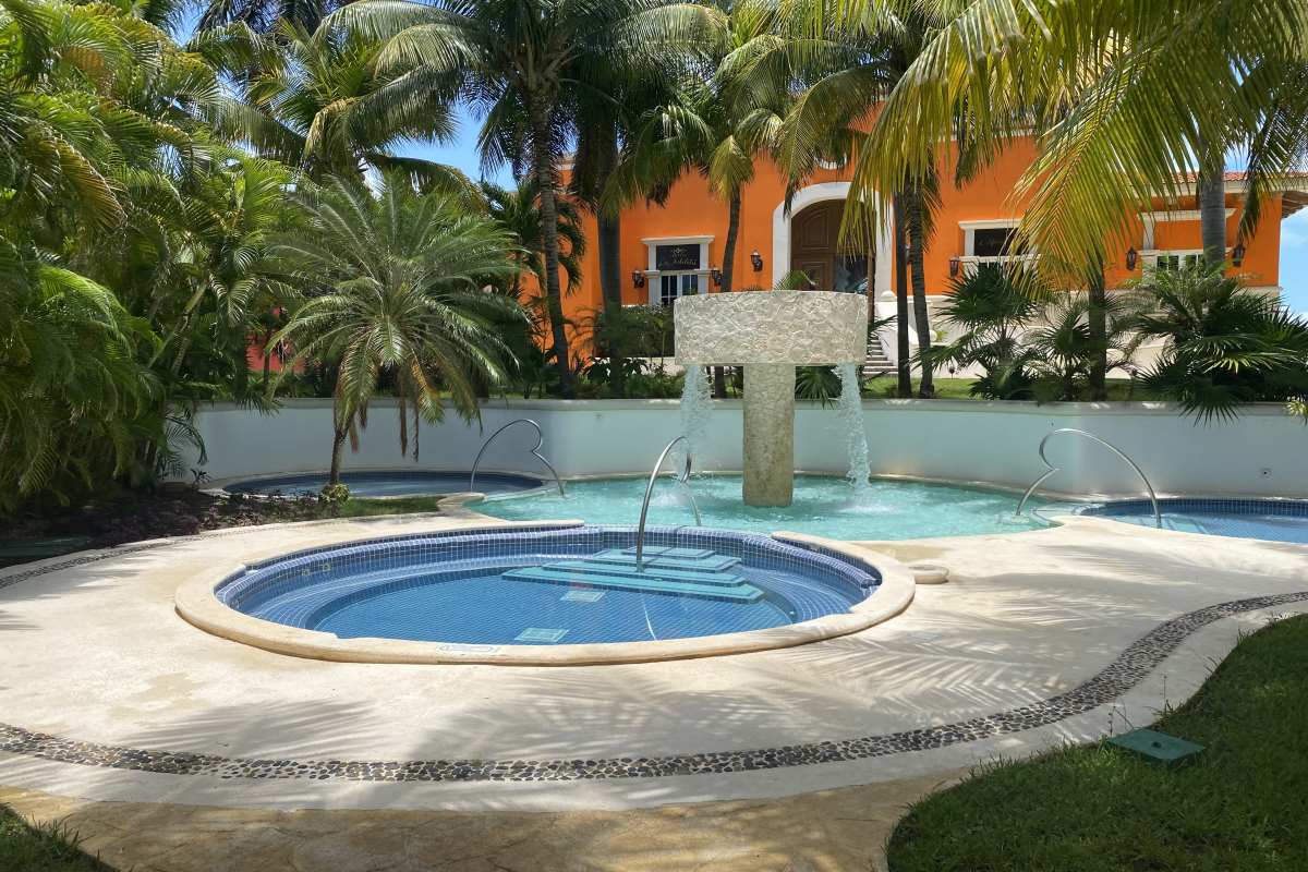 Wyndham-Alltra-Cancun-001.jpeg